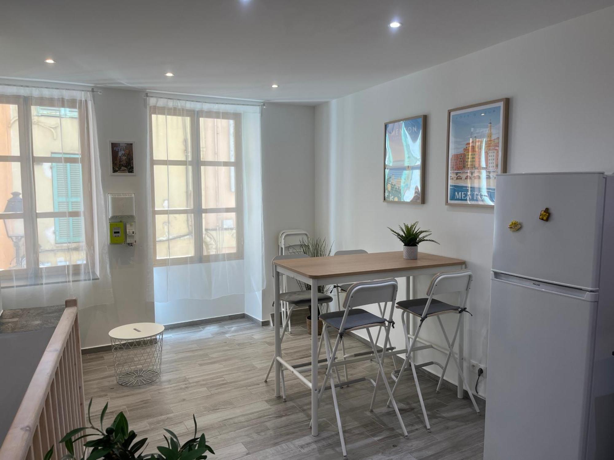Historical Rue Longue Apartment Menton Exterior photo